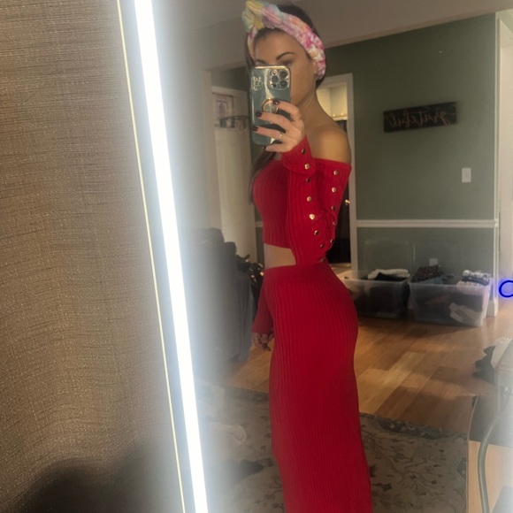 Stunning two piece red set - Picture 6 of 8